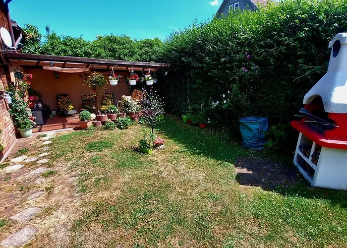 Lägenhet Rummy's Mit Garten